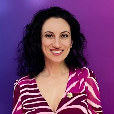 Elena T. - Freelance Content Creator