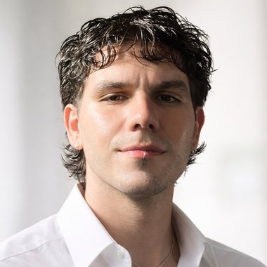 Carlos Q. - Freelance Photoshop Editor