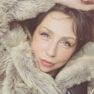 Hilary L. - Freelance Music Producer