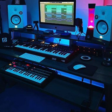 deluxeoneart - Freelance Music Producer