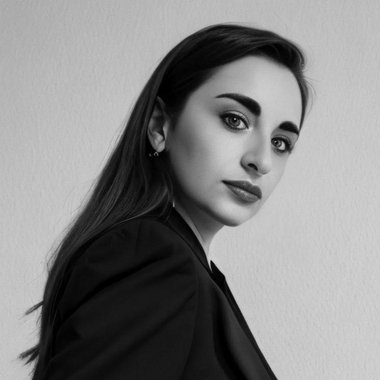 Luciana D. - Freelance Designer