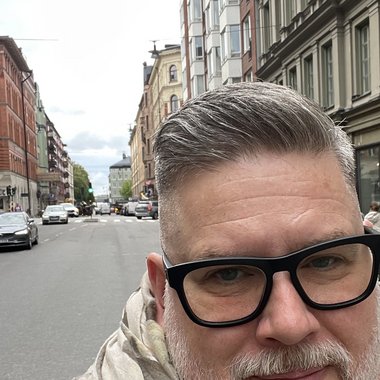 Oscar H. - Freelance Mixing Engineer