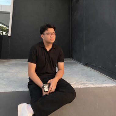 Kris L. - Freelance Illustrator