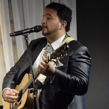 Juan S. - Freelance Singer