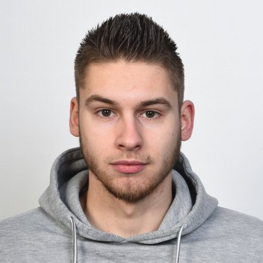 Miro C. - Freelance Graphic Designer