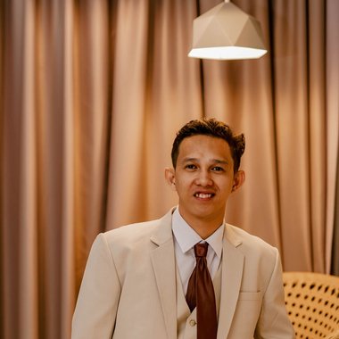 John D. - Freelance Content Creator