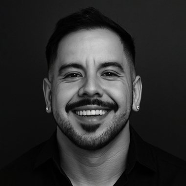 Andres S. - Freelance Graphic Designer