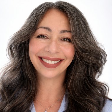 Ivy M. - Freelance Product Designer