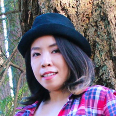 Maria R. - Freelance Graphic Designer