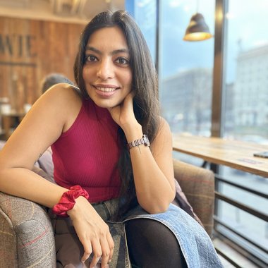 Hasti S. - Freelance Brand Strategist