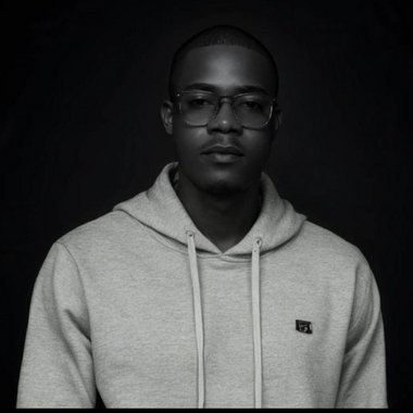 mario C. - Freelance Image Editor