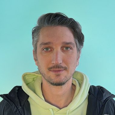 Andrea U. - Freelance Designer