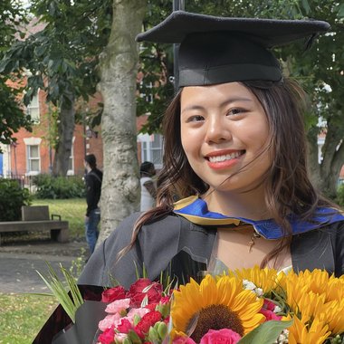 Claudia L. - Freelance Infographic Designer