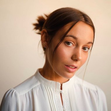 EVA R. - Freelance Singer