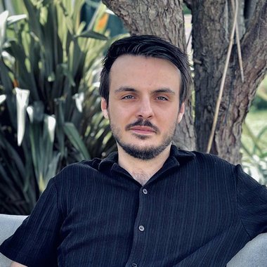 Raphaël M. - Freelance Designer