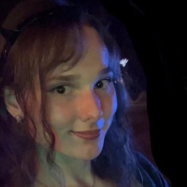 Elle V. - Freelance Illustrator