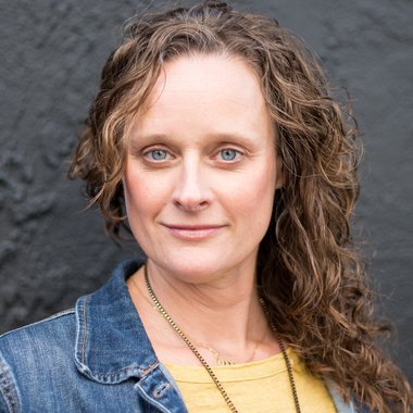 Lisa C. - Freelance Voiceover Artist