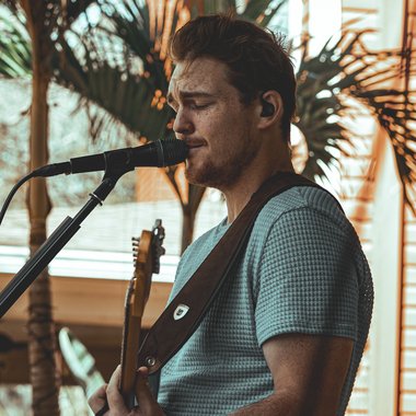 tdharper154264 - Freelance Singer