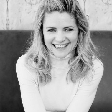 Julie D. - Freelance Brand Designer