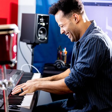 jrayna324 - Freelance Music Producer