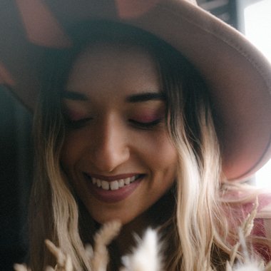 Maya B. - Freelance Musician