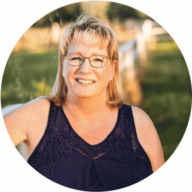 Darla B. - Freelance Brand Designer