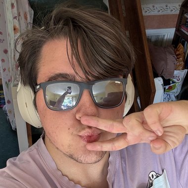 Joe M. - Freelance Social Media Freelancer