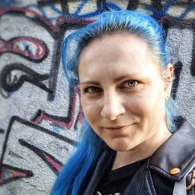 Yana Y. - Freelance Illustrator