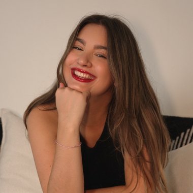 Margot B. - Freelance Social Media Manager