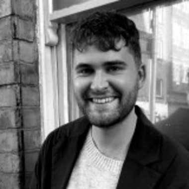 Tadhg M. - Freelance Pitch Deck Designer