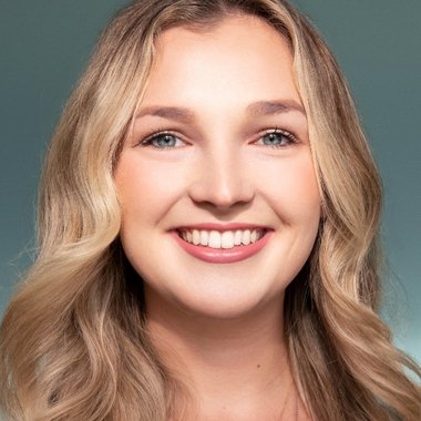 meredithkenton13737 - Freelance Graphic Designer