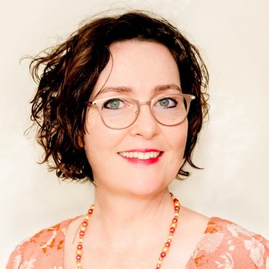 Annemieke B. - Freelance Voiceover Artist