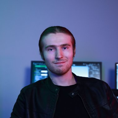Alexander C. - Freelance Designer