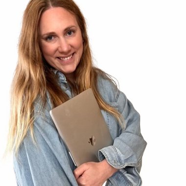 Agnes H. - Freelance Marketing Analyst