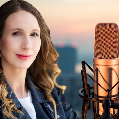 EvaG - Freelance Voiceover Artist