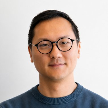 Tom R. - Freelance Designer