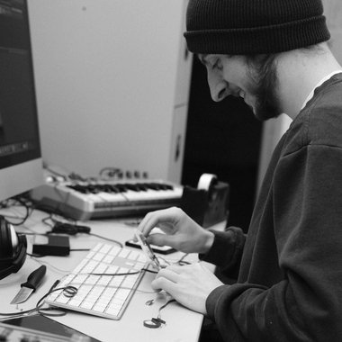 Lee R. - Freelance Video Editor