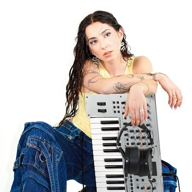 Claire C. - Freelance Soundtrack Musician