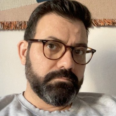 René T. - Freelance Content Creator