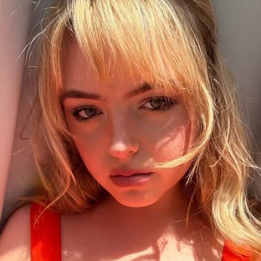 Elyssa B. - Freelance Actress