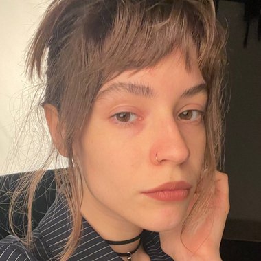 Polina L. - Freelance Graphic Designer