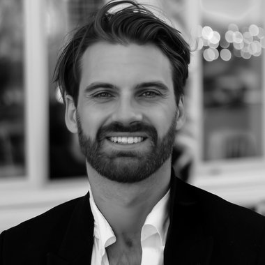 Julian N. - Freelance Digital Marketer