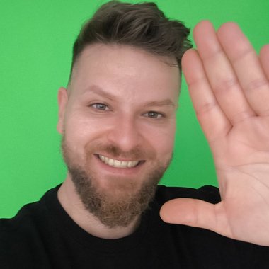 Aleks L. - Freelance Story Producer