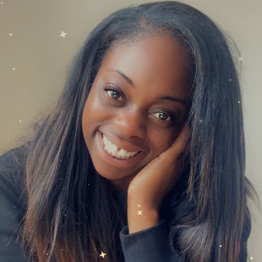 Simone J. - Freelance Presentation Designer