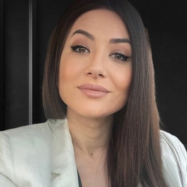 Janina P. - Freelance Content Creator