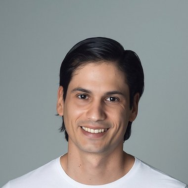 Diego C. - Freelance Graphic Designer