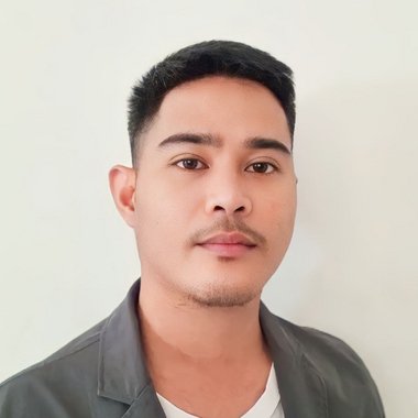 Erne E. - Freelance Social Media Freelancer