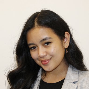 Maxine A. - Freelance Graphic Designer