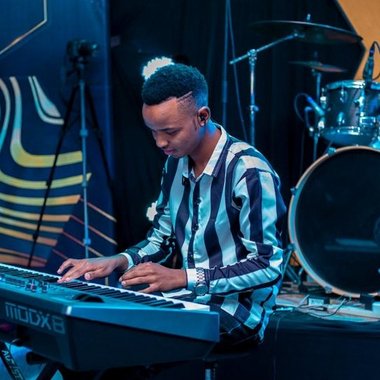 Nicky D. - Freelance Pianist