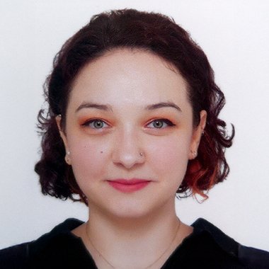 Roxana M. - Freelance Video Editor